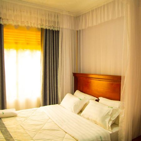 Onyx Motel And Suites Mbarara Екстериор снимка