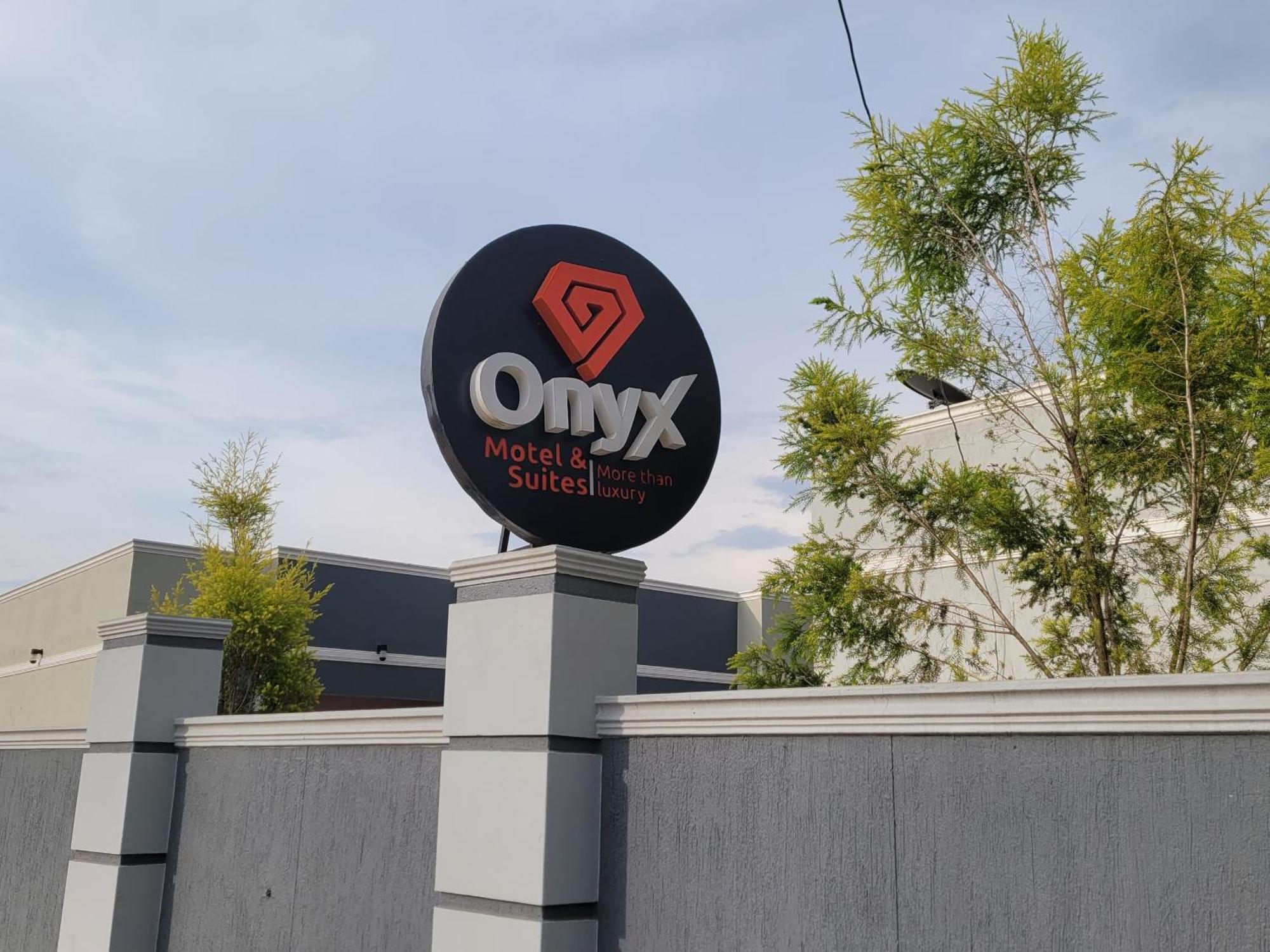 Onyx Motel And Suites Mbarara Екстериор снимка